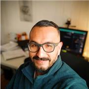 Profesor con 25 años de experiencia desde pre-escolar hasta universitario post grado